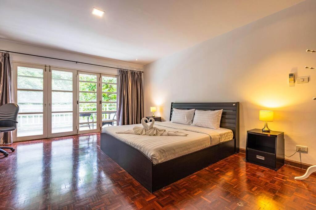 4 Bedroom Townhouse In Great Location! HHQ Extérieur photo