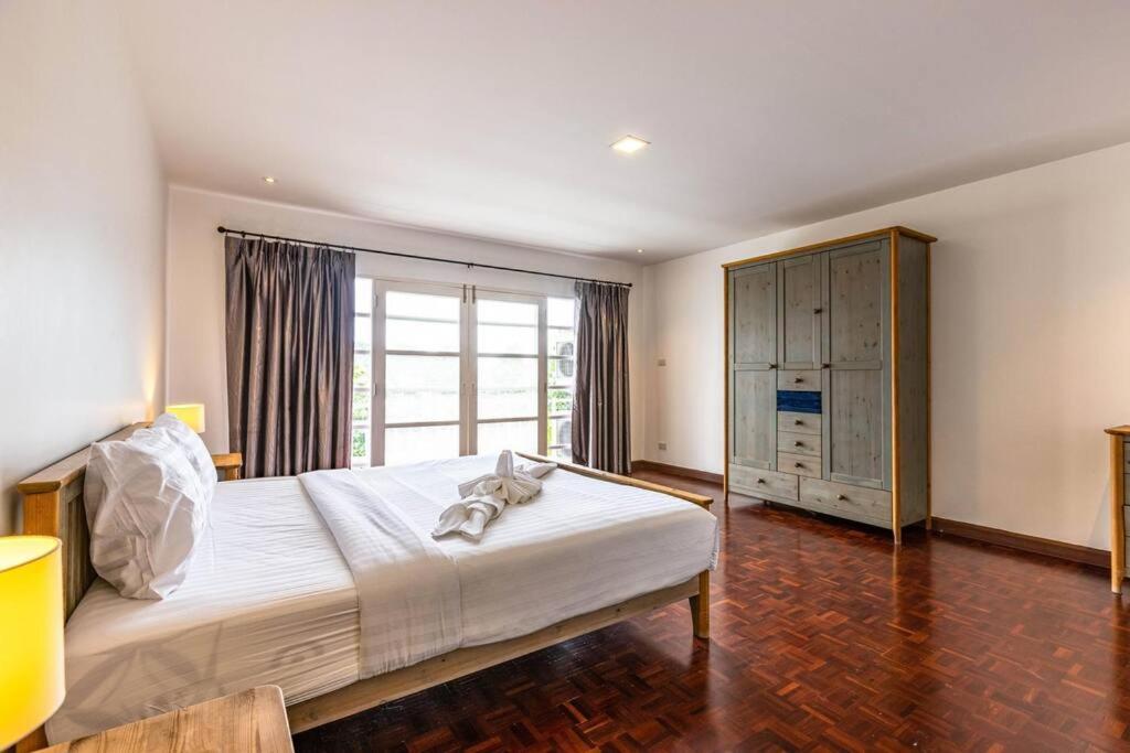 4 Bedroom Townhouse In Great Location! HHQ Extérieur photo
