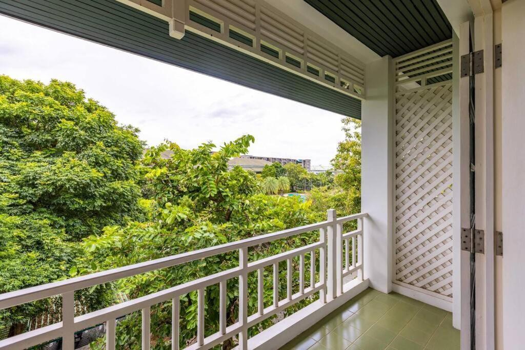 4 Bedroom Townhouse In Great Location! HHQ Extérieur photo