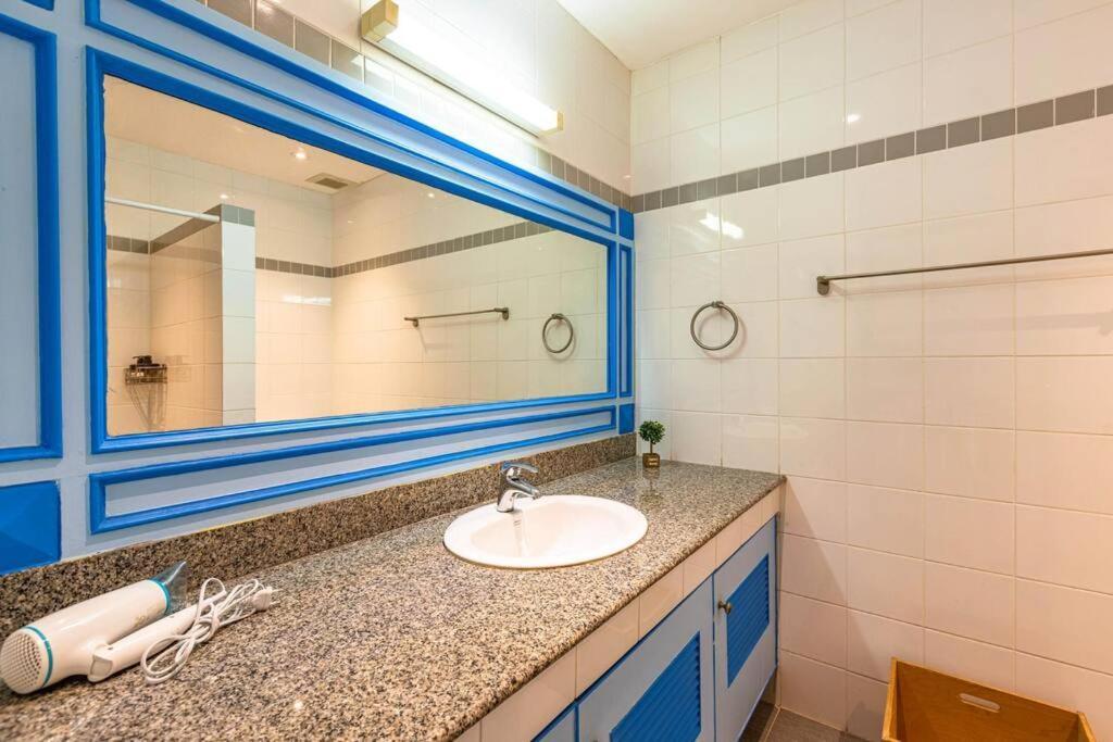 4 Bedroom Townhouse In Great Location! HHQ Extérieur photo
