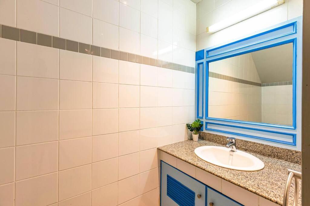 4 Bedroom Townhouse In Great Location! HHQ Extérieur photo