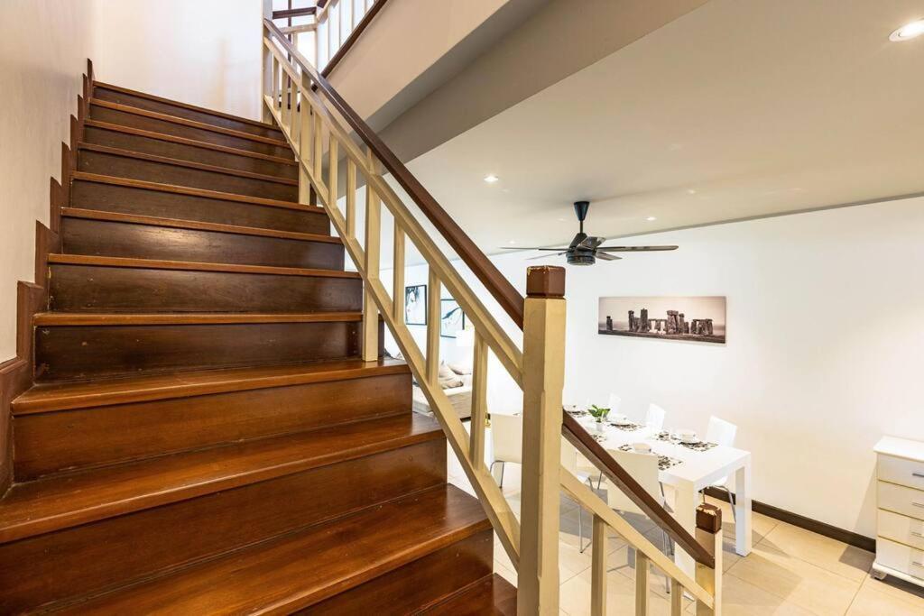 4 Bedroom Townhouse In Great Location! HHQ Extérieur photo
