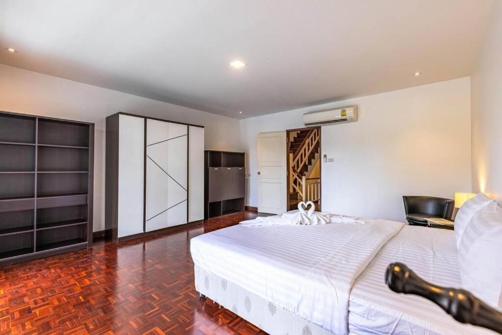 4 Bedroom Townhouse In Great Location! HHQ Extérieur photo