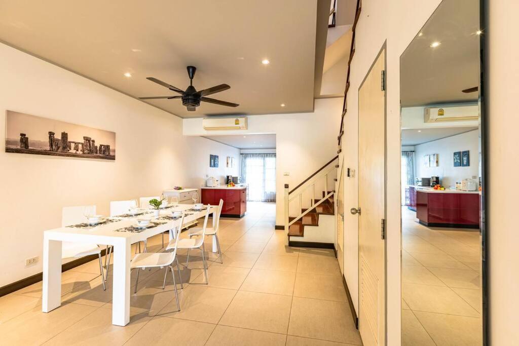 4 Bedroom Townhouse In Great Location! HHQ Extérieur photo