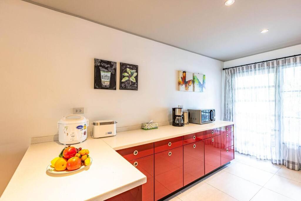 4 Bedroom Townhouse In Great Location! HHQ Extérieur photo